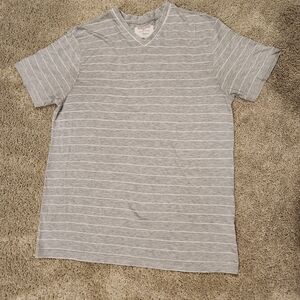 👕T-Shirt Sale!👕 Gray Short Sleeve Crew Neck Tee